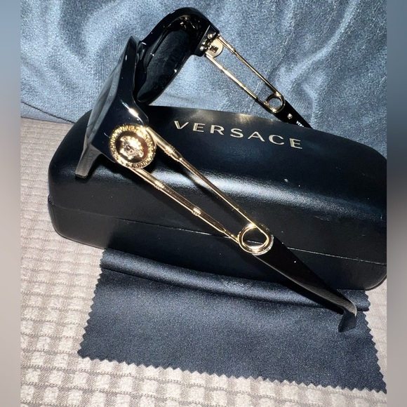 Versace Black Cat-Eye Sunglasses - Picture 4 of 9